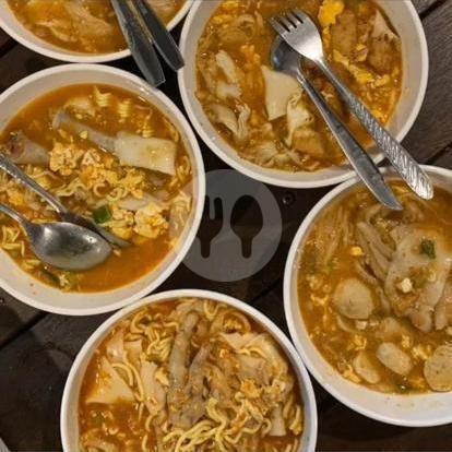 Seblak Mie Bakso Sosis Tahu Jamur Ceker menu Seblak Bageur Bandung, UNS