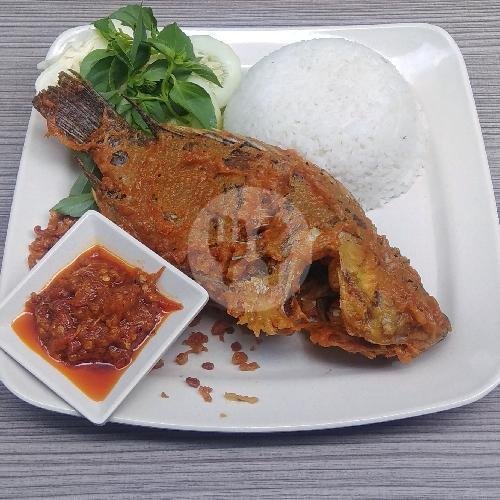 Ceker Crispy menu Lalapan Rizky, Kedungkandang