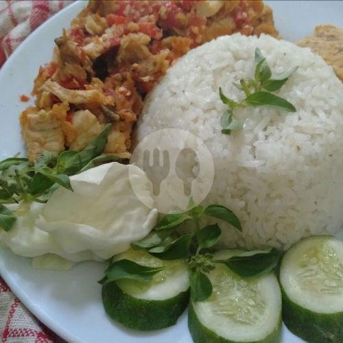 Syahdu 3 ( Indomie Goreng + Ayam Geprek + Nasi + Tempe ) menu Kedai Mas Bud