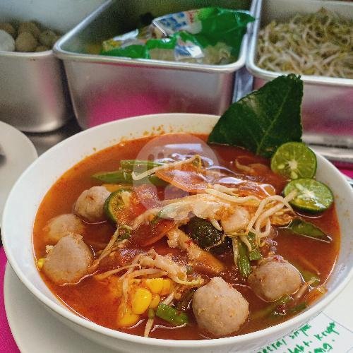 Review Seblak Regency Jatinangor: Kuliner Lezat dengan Porsi Memuaskan