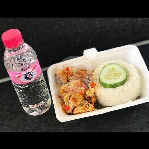 Nasi Ayam Goreng Ngaglik menu Ayam Geprek Ngaglik (Catmilk), Batu