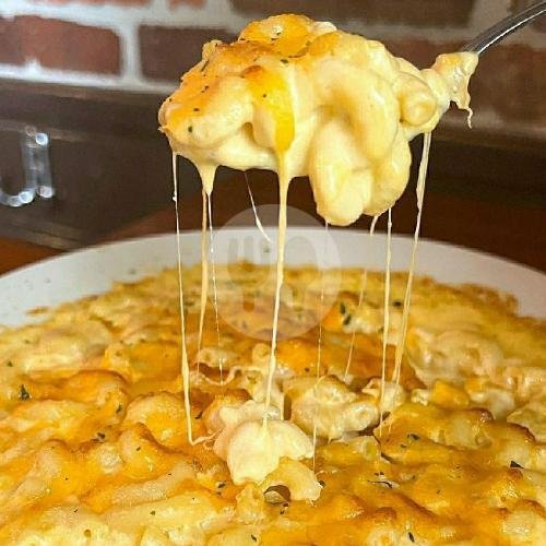 Strawberry Milkshake menu Bengkel Jajanan & Roti John, Pizza, Chicken, Mac N Cheese, Singaparna