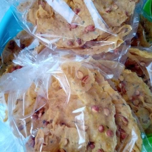 Intil-intil menu Pecel Mbok Adjir, Karang Taruna