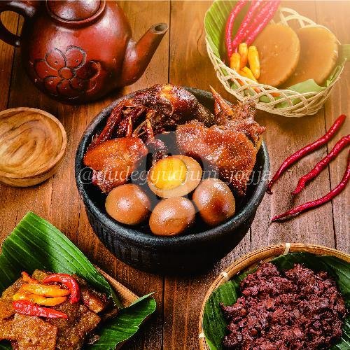 Paket C menu Gudeg Yu Djum, Kadipiro