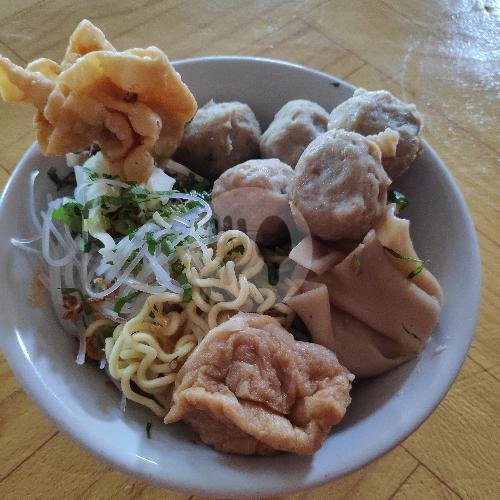 Review Bakso Istiroso: Pengalaman Makan Bakso Terbaik di Madiun