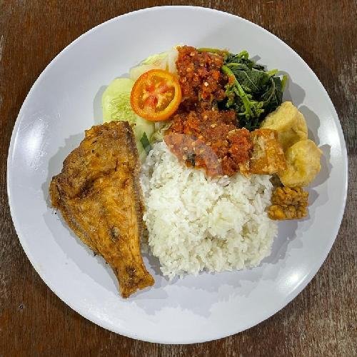 Nasi Tempong Pindang Koyong menu Sego Tempong Mbok Wah