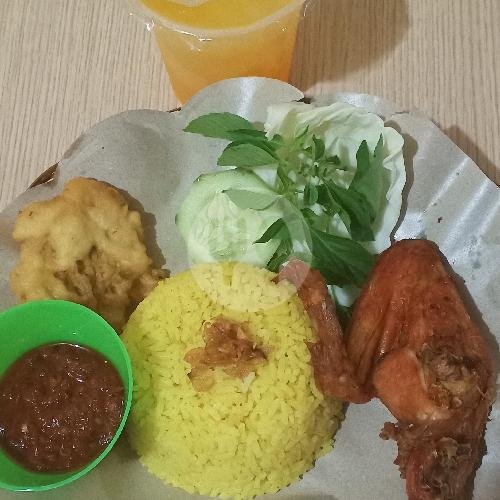 Nasi Lalapan Ayam Goreng Original + Es Teh/hangat menu Lalapan Jolasima, Dau