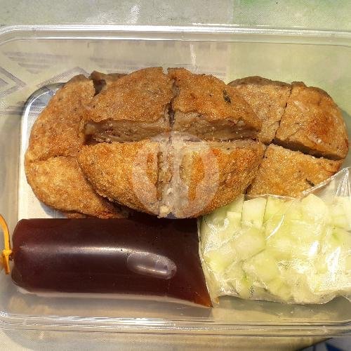 Kapal Selam menu PEMPEK MAKNYUSS KEDIRI