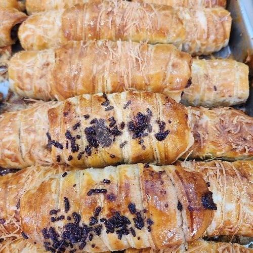 Nakes Bakery: Nostalgia Manis di Griya Yogya Kepatiha, Bandung