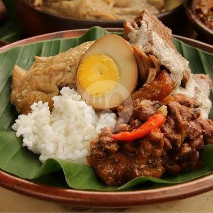 Lontong Indomie Balung menu Nasi Uduk Ibu Haji, Mangga Besar