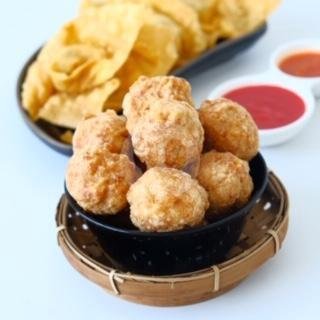 Review Bakwan Goreng Pecindilan di Pasar Atom: Makanan Enak dan Pengalaman Seru!