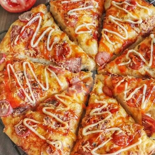 PIZZA SMOKE BEEF AND SAUSAGE menu New KimchiMu KimchiKu
