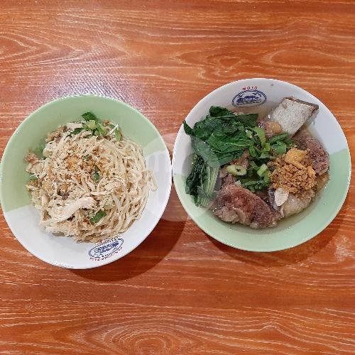 Yamien Tulang Daging menu BAKSO BEJO LEMBANG