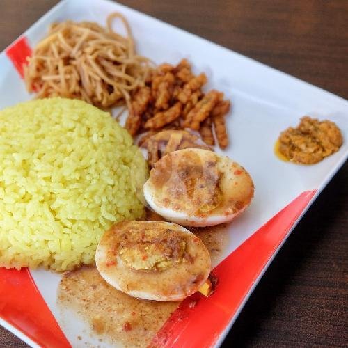 Nasi Kuning Ternate Yaya: Surga Kuliner Sarapan di Tembalang