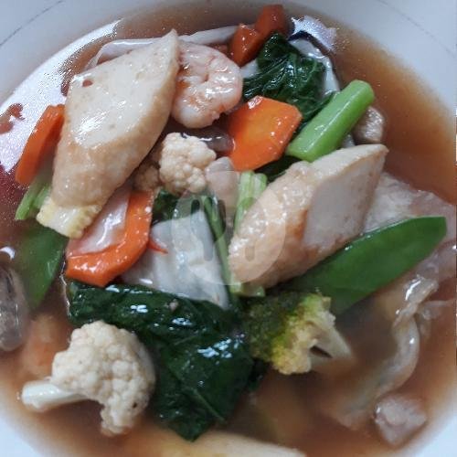 Lontong komplit menu Lotus Mie Udang Singapore, Komplek Carina Sayang