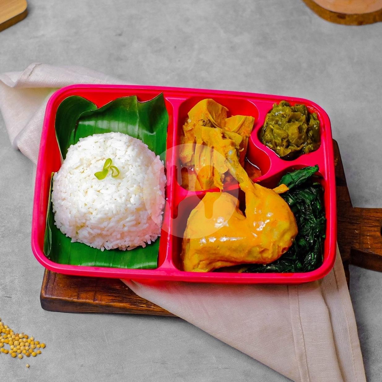 Review Nasi Rendang Lezat di RM Padang Restu Mande, Jatinangor Review Nasi Rendang Lezat di RM Padang Restu Mande, Jatinangor