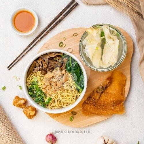 Kwetiaw Ayam Jamur + Pangsit menu Mie Ayam Jamur Suka Baru Cab. Senen, Medan Satria