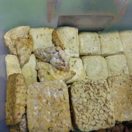 Tempe menu Pecel Lele Cak Feri, Gunung Batu