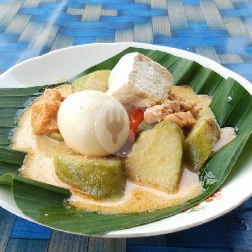 Lontong Opor Ayam menu Lopis Dan Lontong Sayur Mbah Kismo