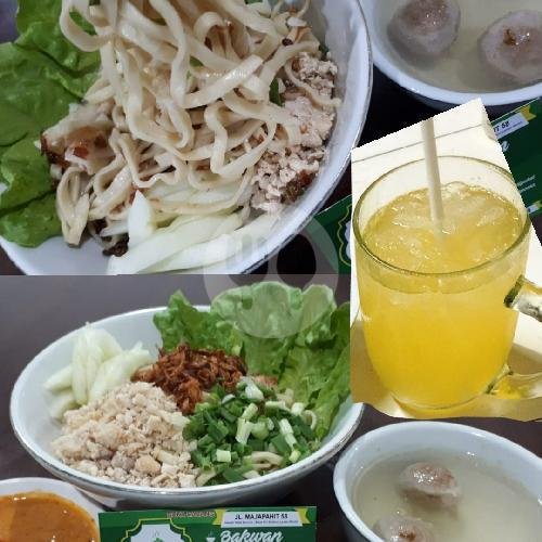 Mie Ayam Bakwan Kasar menu Bakwan Pak Edy, Mojopahit