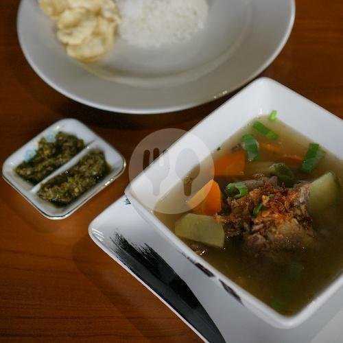 Beef Stroganof menu Vinz Coffee & Resto