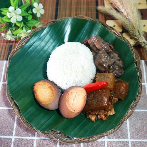 Nasi Gudeg Krecek Ayam Pejantan Opor 1/4 Ekor menu Gudeg Yogya Bu Prapti, Kemanggisan