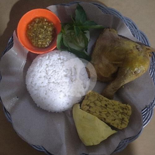 Paket 8 menu Ayam Lunak Bu Ani, Magelang Utara