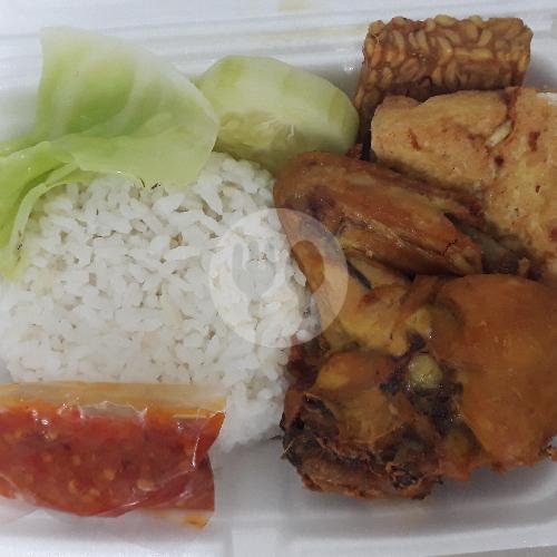 Ayam Lalapan Jumbo + Nasi menu Warung Mama, Sukun