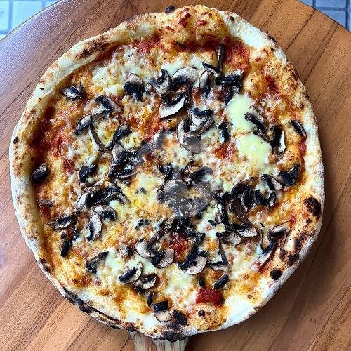 Meat Me menu Pizza Bens Pizzeria, Kebayoran Baru