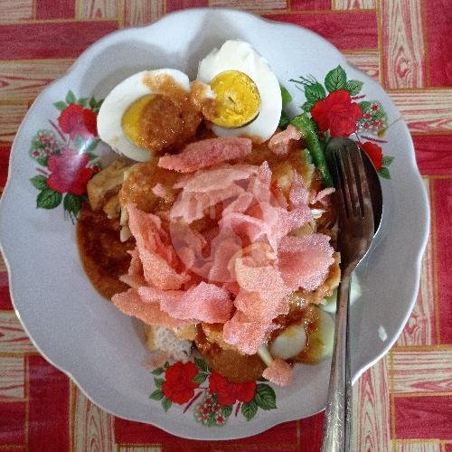 Selat Solo menu Tahu Kupat dan Gado-Gado Bu Hardi, Masaran