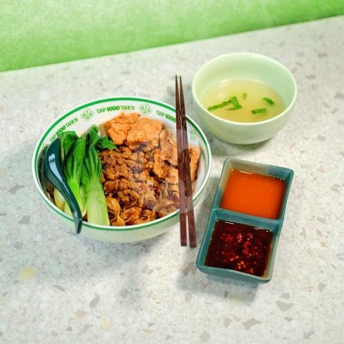 Review Kedai Mie Tjap 1000 Tahun LCC Kemang: Pengalaman Makan yang Memuaskan di Jakarta