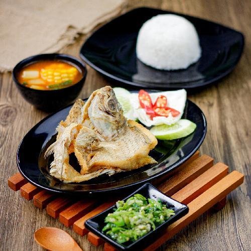 Nasi Gurame Sambal Matah menu Saoenk Kito, Kamboja