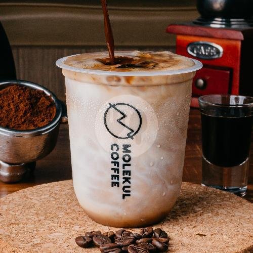 Review Menarik tentang Molekul Coffee di Pacuan Kuda, Bandung: Tempat Ngopi yang Wajib Dikunjungi!