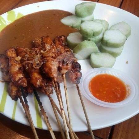 10 Tusuk Sate Kambing Muda menu Sate Ayam Madura Dewi Sri, Jatiasih