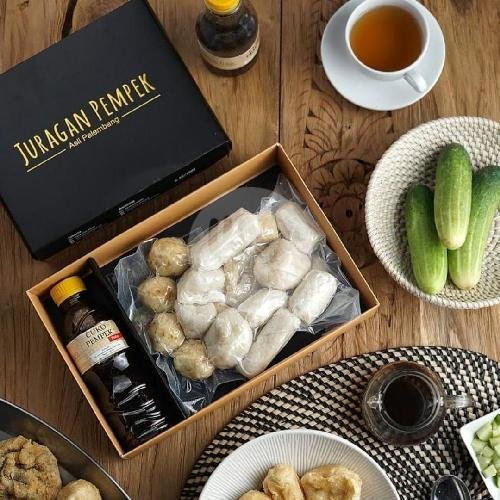 Keju Besar menu Juragan Pempek, Siti Munigar