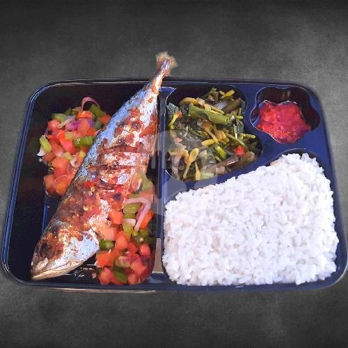 Nasi Campur Ikan menu Tambala Manado Resto, H Baun