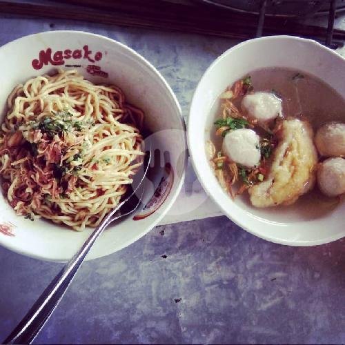 Mie Yamin Asin menu Batagor Isan, Moch Toha