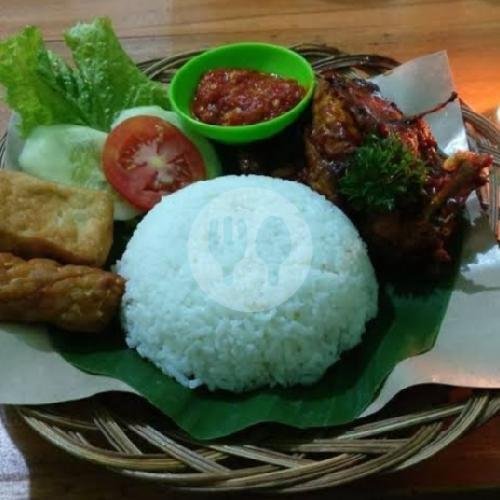 Nostalgia Rasa di Warung Makan Ikan Bakar Wijaya, Limbangan Wetan