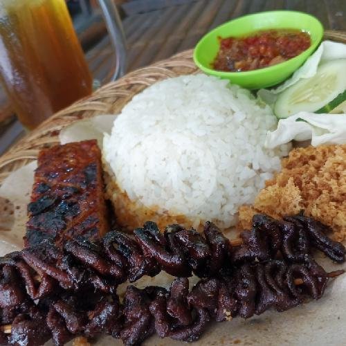 Nasi Kulit Usus Tahu/Tempe+Minum menu Ayam Bakar Madu Tebe, Tambak Bayan