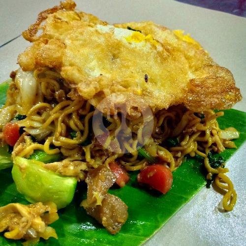 Mie Goreng Tambah Telor menu Nasi Goreng Barcelona, Ahmad Yani