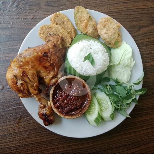 Paket Ayam Kampung Goreng menu Rumah Makan Djeng Norma