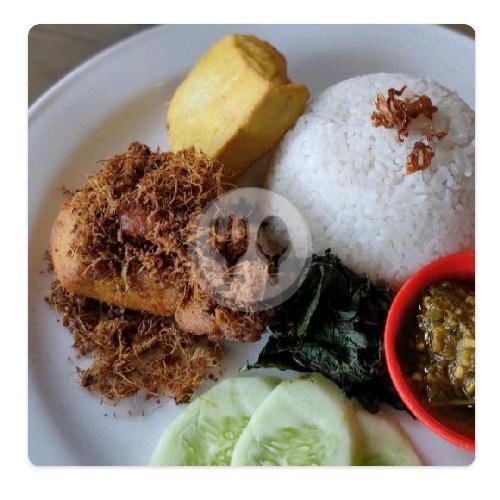 Review Menarik RM. Mbah Gembil Spesial Ayam Srundeng di Brebes