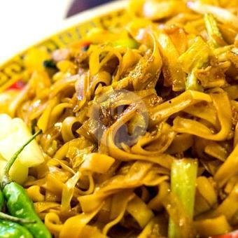 Pak Lay menu Warung Ciput, Pajangan