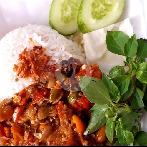 Es Jeruk menu Ayam Bakar Ngapak, Rawa Kuning
