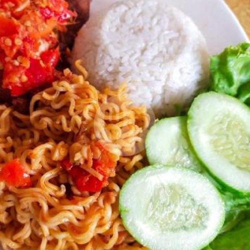 Nasi Ayam Goreng Kremes menu DAPUR CACA