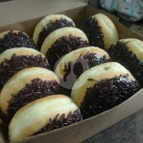Donat Coklat Meses isi 12 menu Donat Maryam, Blunyah Rejo