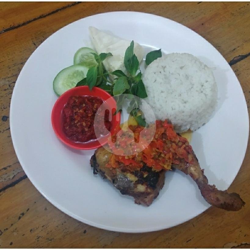 Paket F menu Ayam Bakar Mbah Somo, Rawamangun
