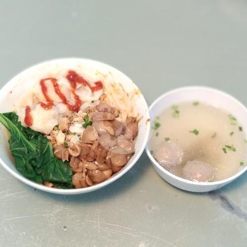 Madang Mie: Surga Mie di Jl. Angsana yang Wajib Dikunjungi