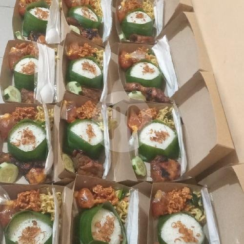 Nasi Putih+ayam Goreng menu Nasi Uduk ST, Semanggi Barat