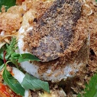 Nasi Ayam Krekep menu Sego Kumat, Sutorejo Timur